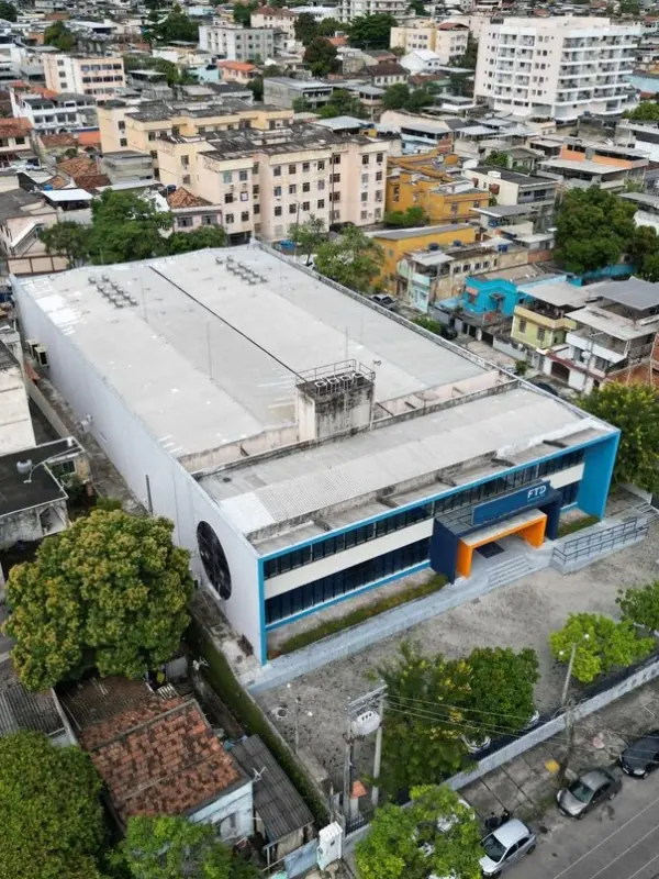 Fachada do Grupo Marista FTD, em Olaria, após obra da Porti Engenharia