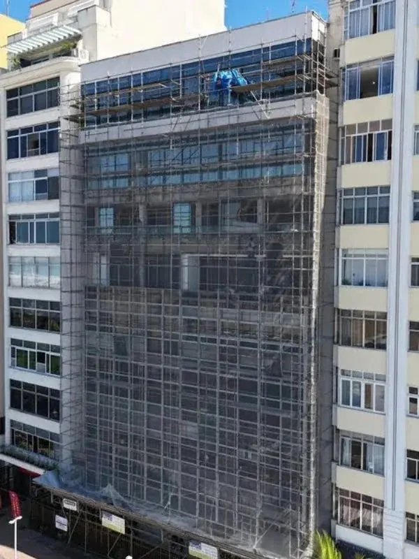 Fachada do Edifício Jaraguá, em Copacabana, após obra da Porti Engenharia