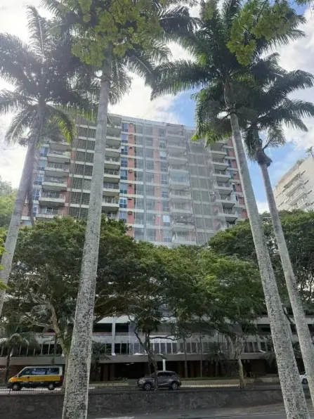 Fachada do Edifício Revil, em Lagoa, após obra da Porti Engenharia